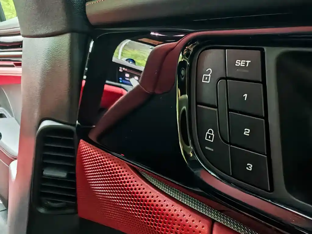 Porsche Panamera — миниатюра 30