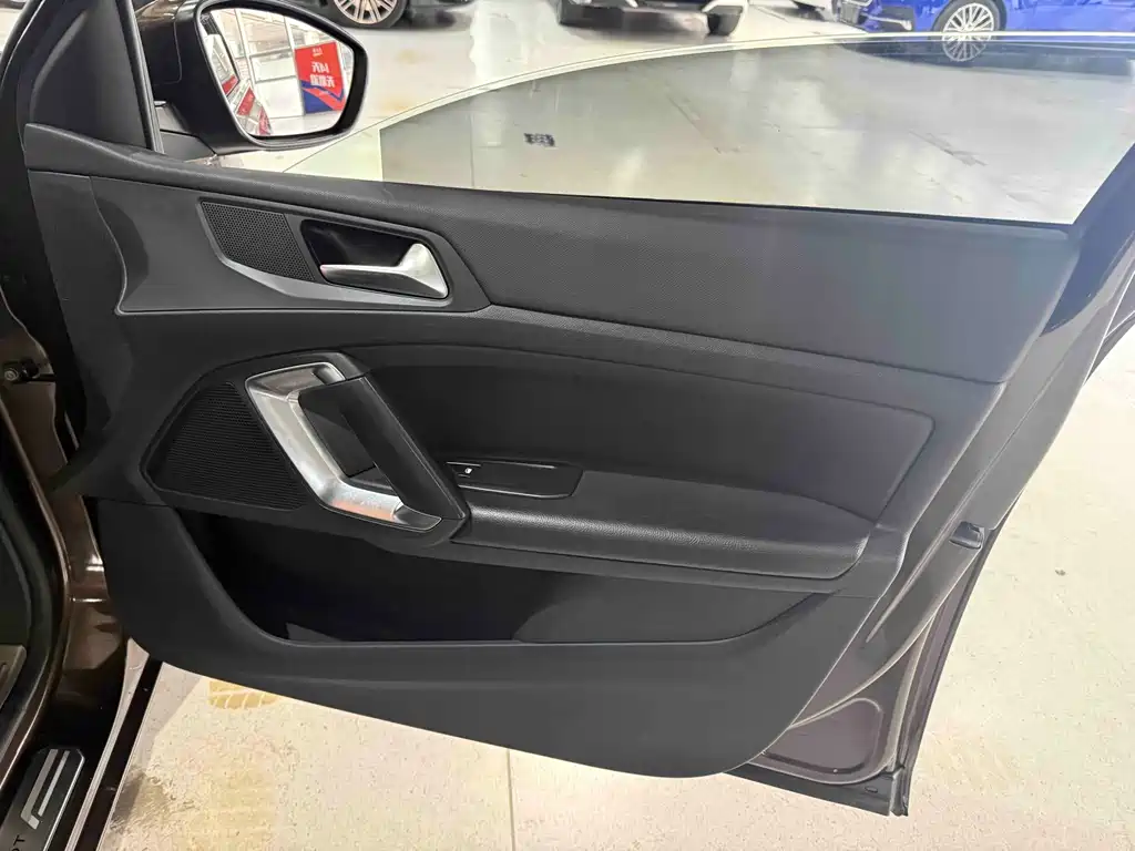 Peugeot 408 — миниатюра 20