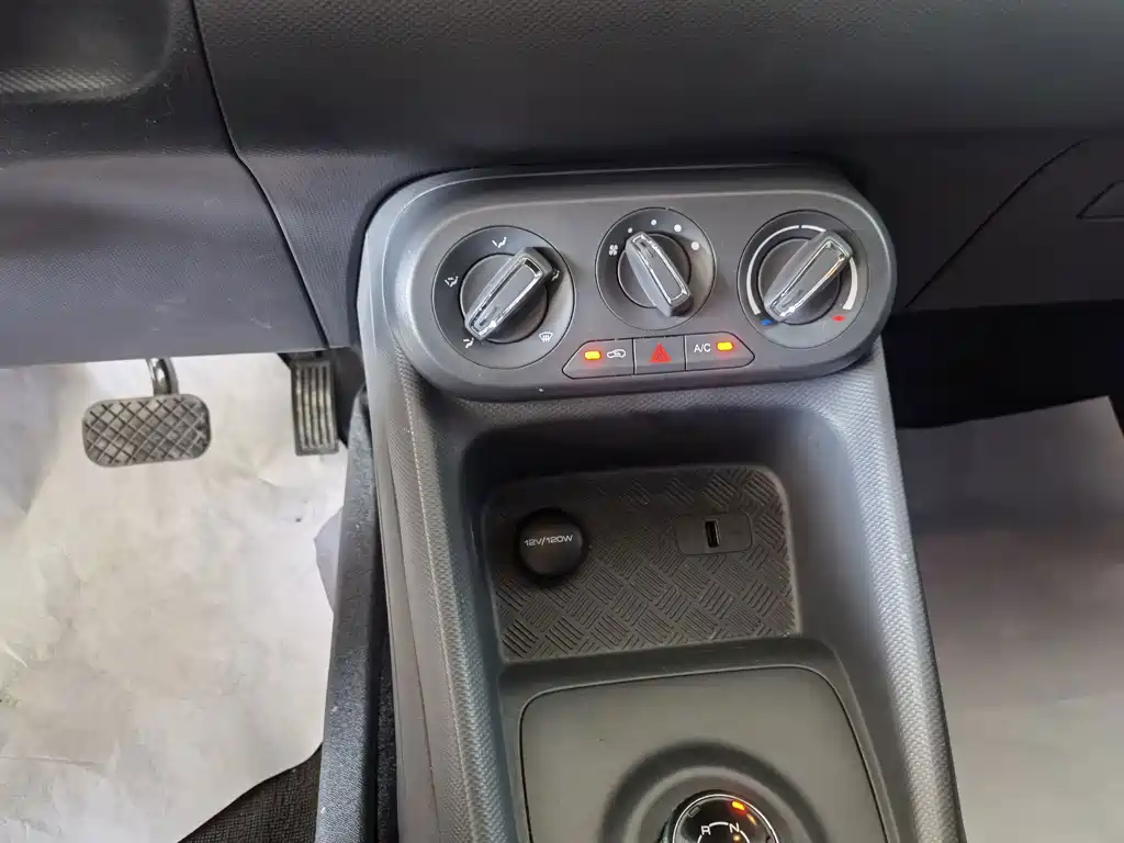 Wuling Hongguang EV — миниатюра 16