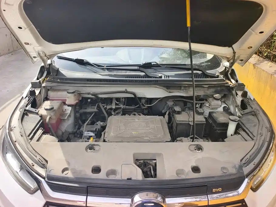 BYD Yuan EV — миниатюра 10