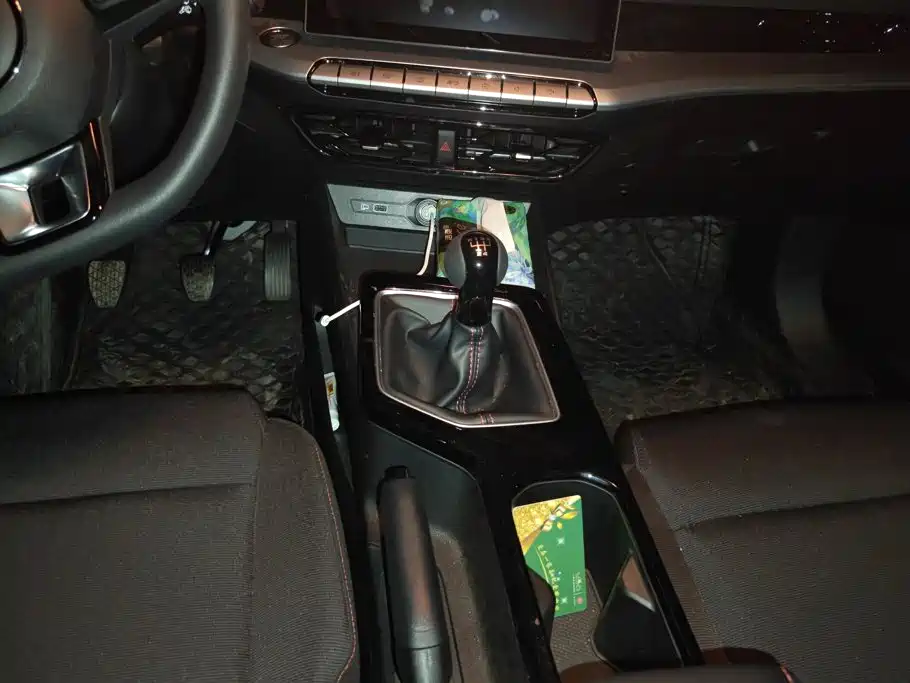 MG MG5 — миниатюра 16