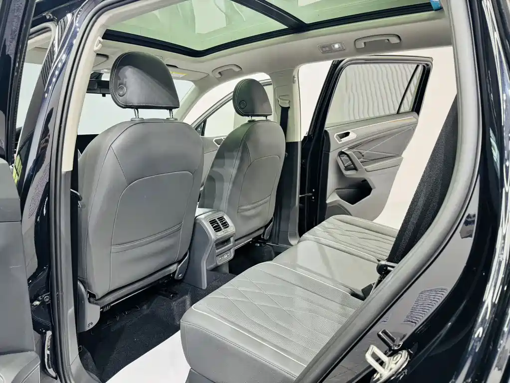 Volkswagen Tiguan L — миниатюра 12