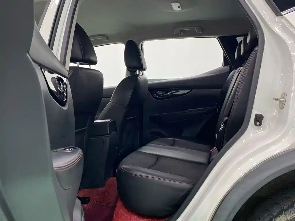 Nissan Qashqai — миниатюра 5