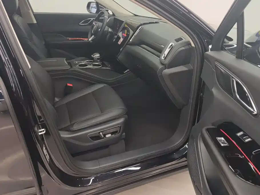 Hongqi Hongqi HS3 PHEV — миниатюра 8