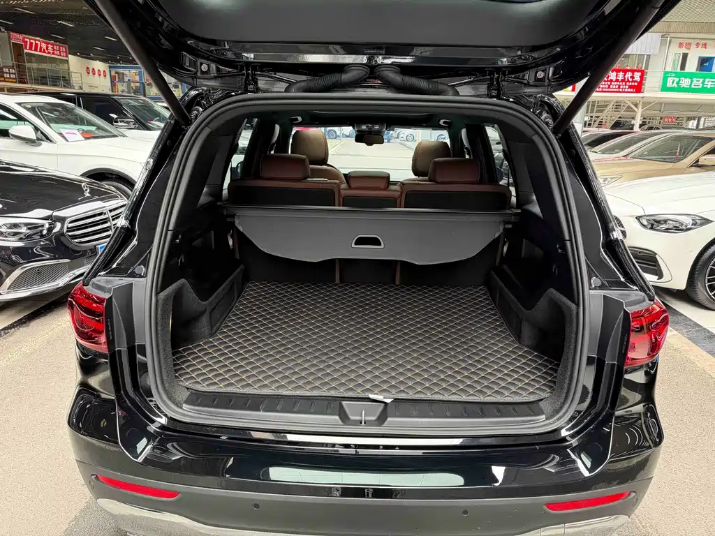 Mercedes-Benz GLB — миниатюра 23
