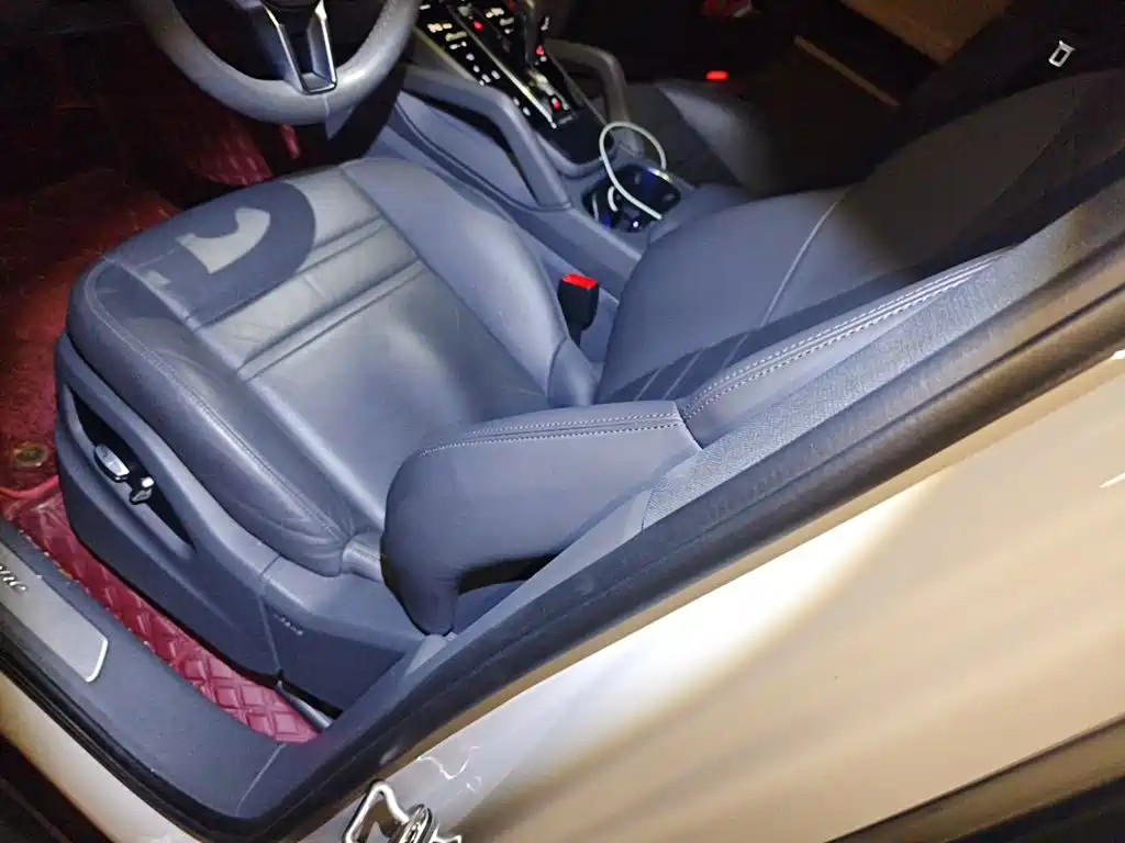 Porsche Cayenne — миниатюра 16