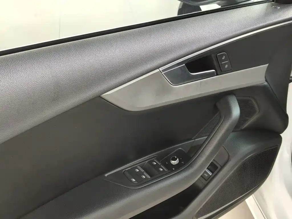 Audi A4L — миниатюра 13
