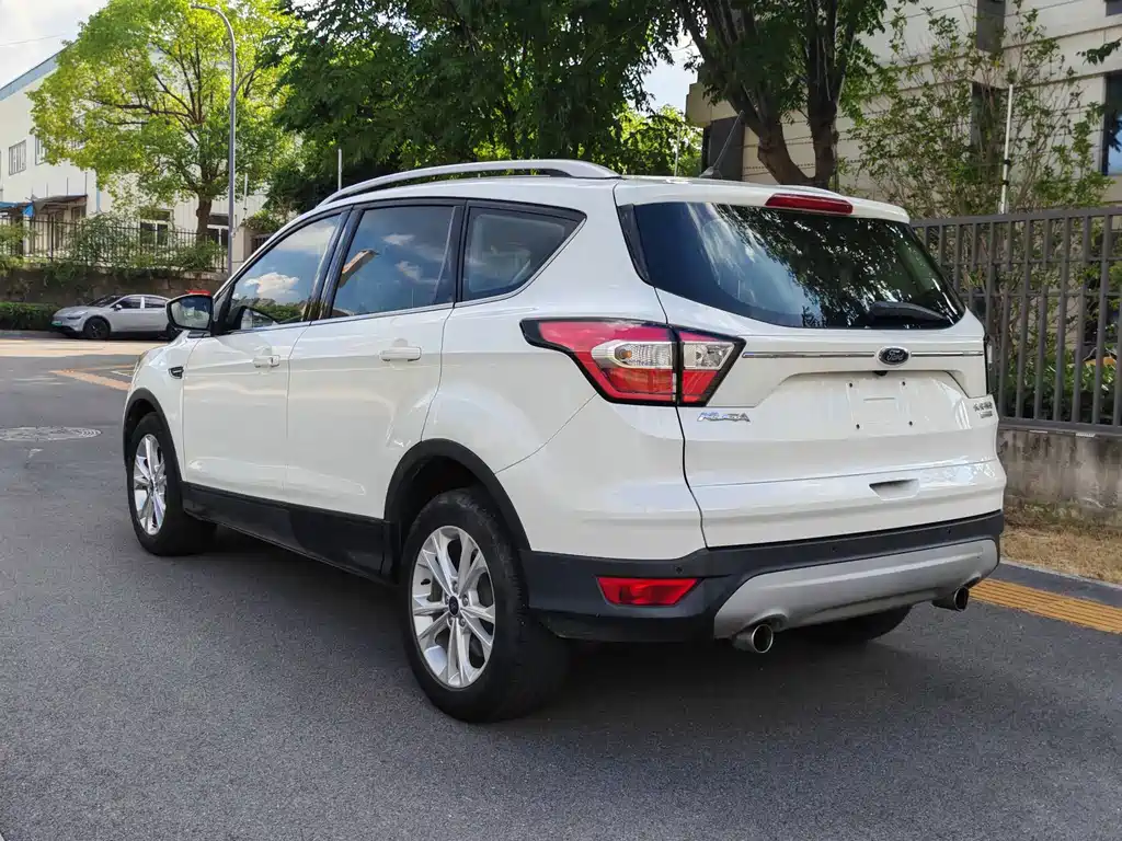 Ford Kuga — миниатюра 7
