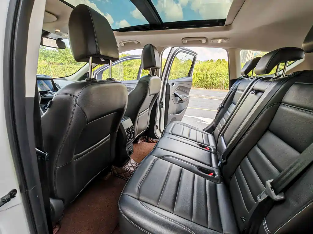Ford Kuga — миниатюра 11