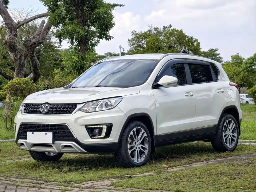BAIC Senova X35