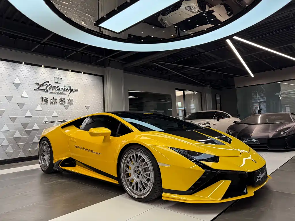 LAMBORGHINI HURACÁN