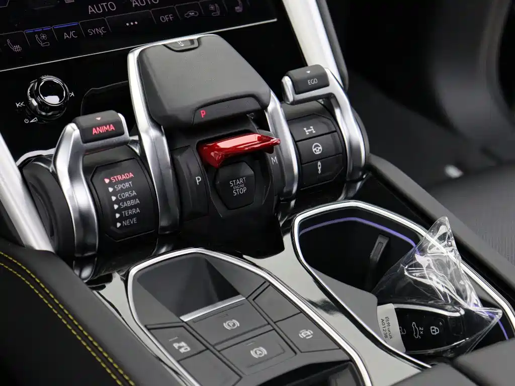 Lamborghini Urus — миниатюра 11