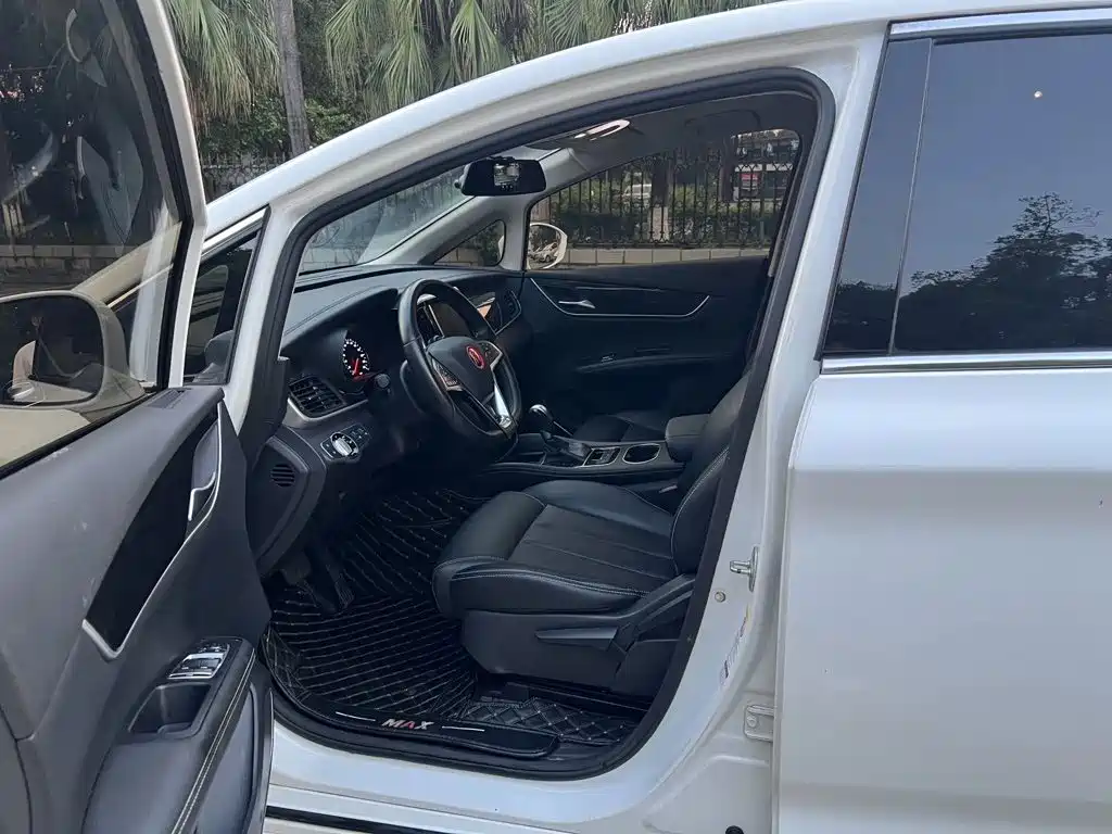 BYD MAX — миниатюра 4