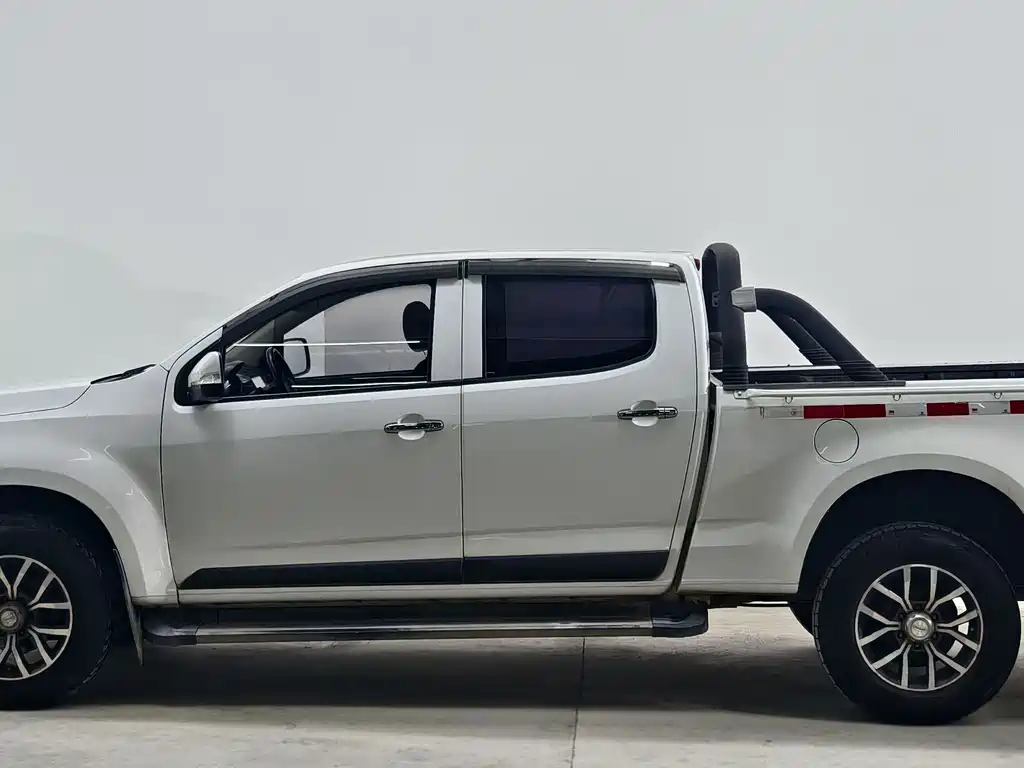 Isuzu TAGA Daga — миниатюра 7