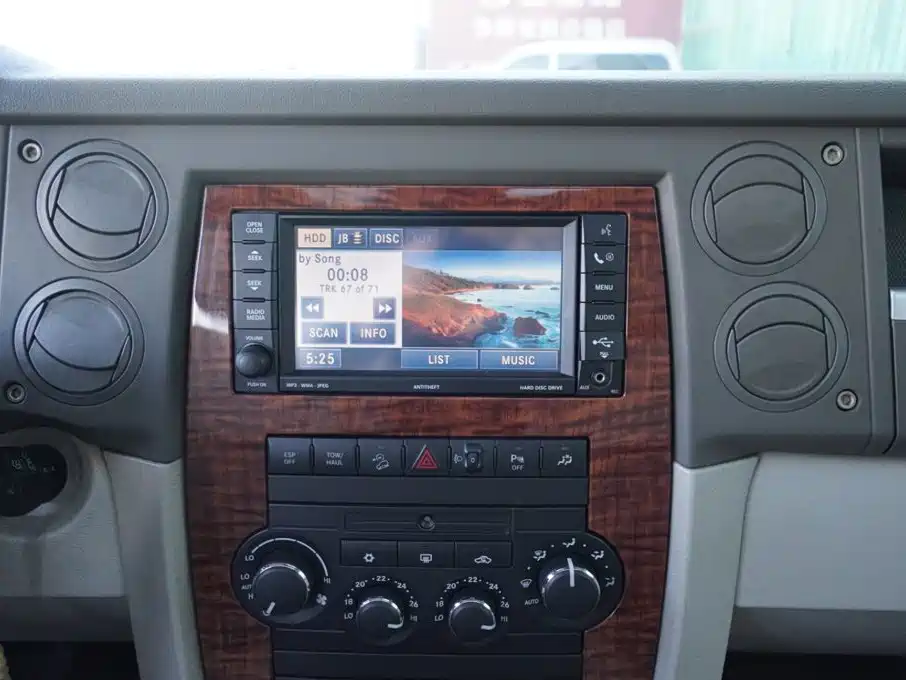Jeep Commander Classic — миниатюра 6