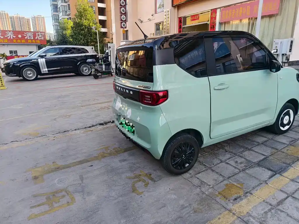 Wuling MINIEV — миниатюра 4