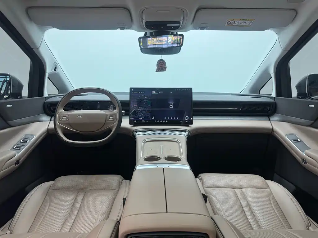 XPeng X9 — миниатюра 6