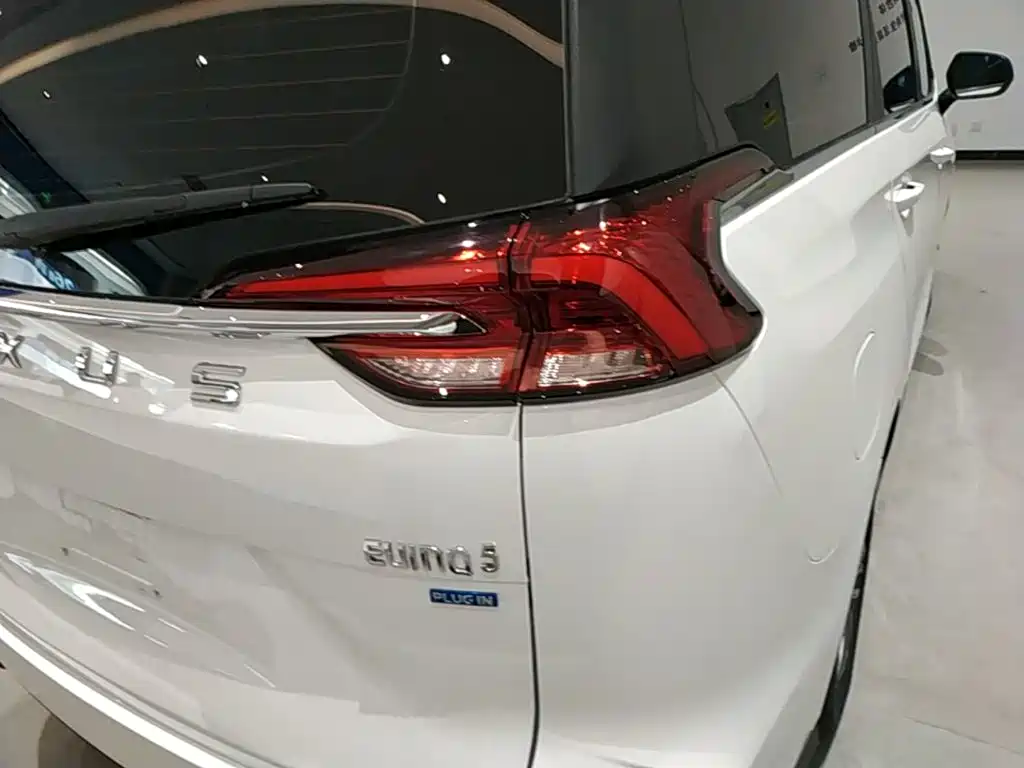 MAXUS Euniq 5 — миниатюра 8