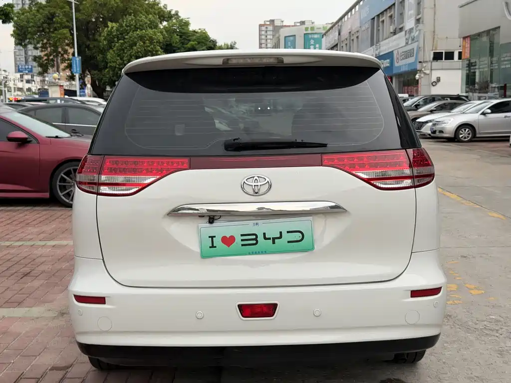 Toyota Previa — миниатюра 12