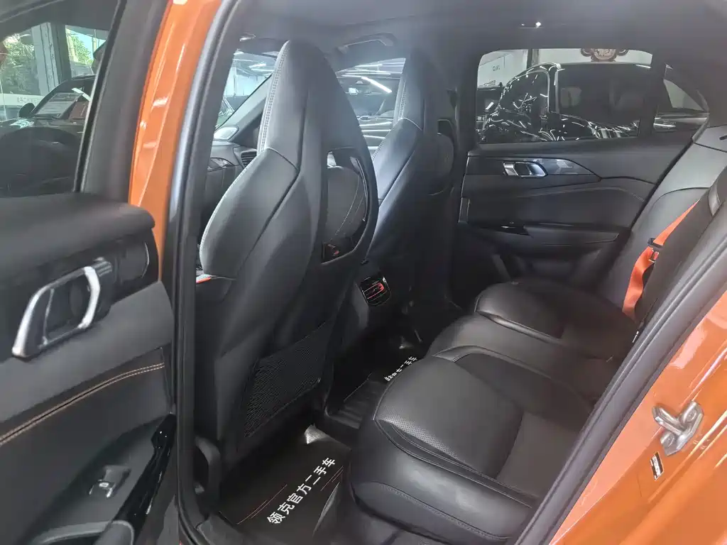 Lynk & Co 02 Hatchback 2.0TD Halo Drive Control Kit Edition, фото 8