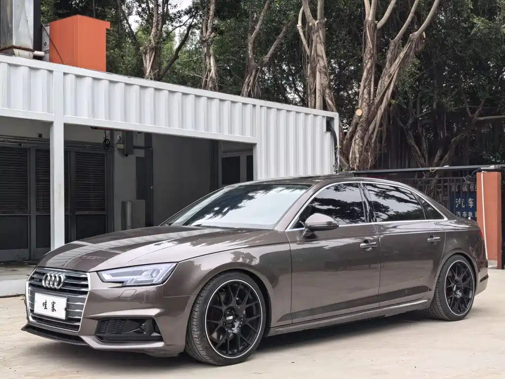 Audi A4L 2018