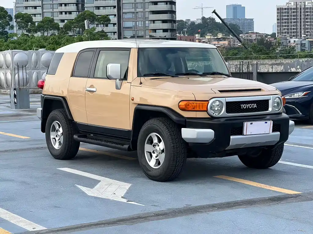 Toyota FJ Cruiser — миниатюра 2