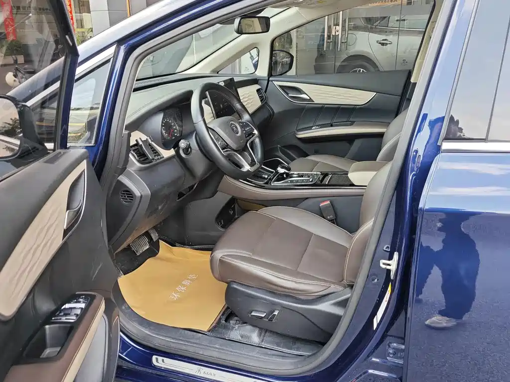 BYD MAX New Energy — миниатюра 4