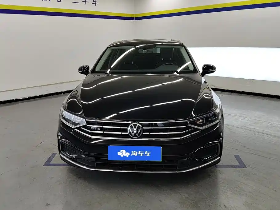 Volkswagen Magotan PHEV — миниатюра 2