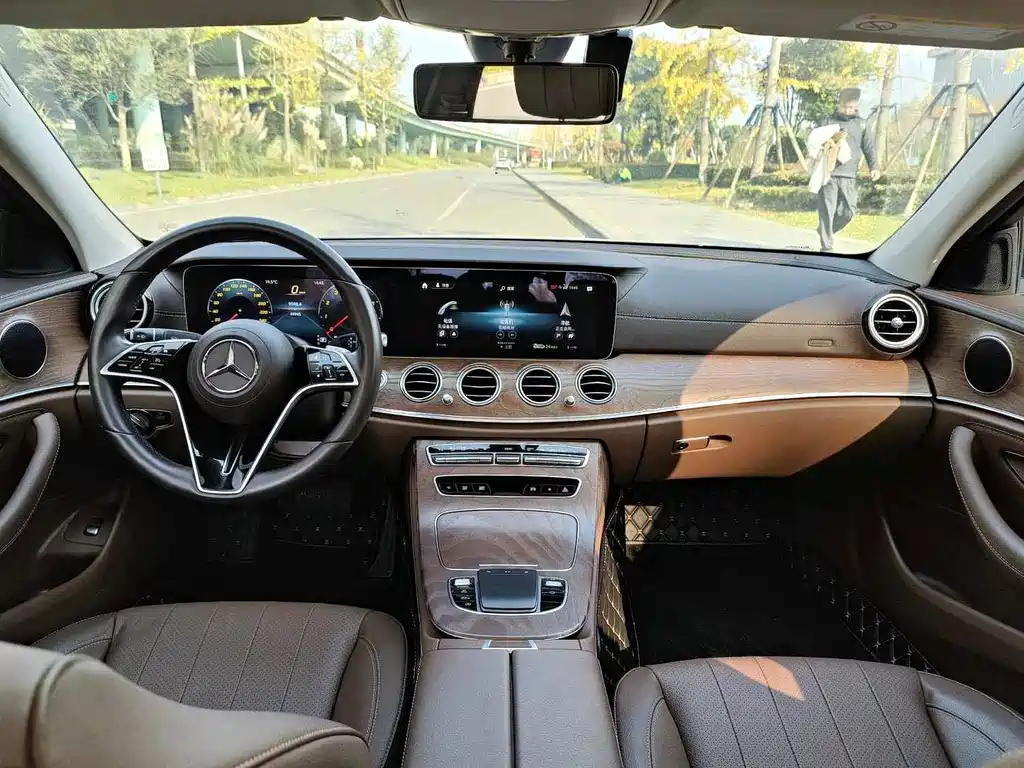 MERCEDES-BENZ E CLASS