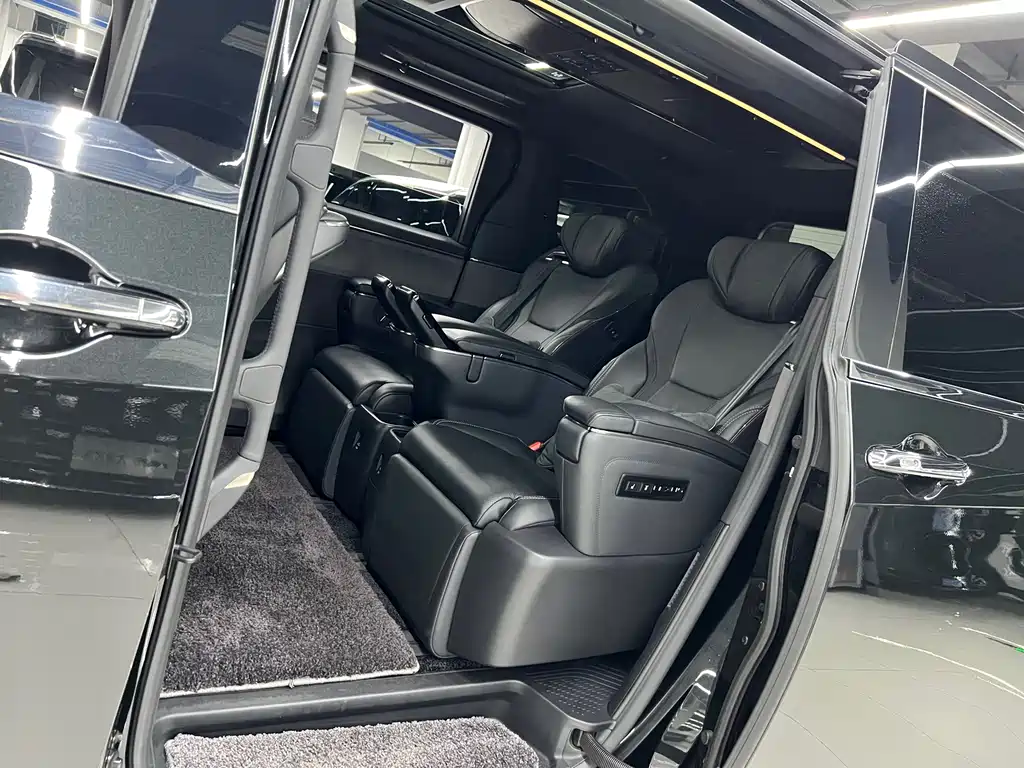 Lexus LM — миниатюра 11