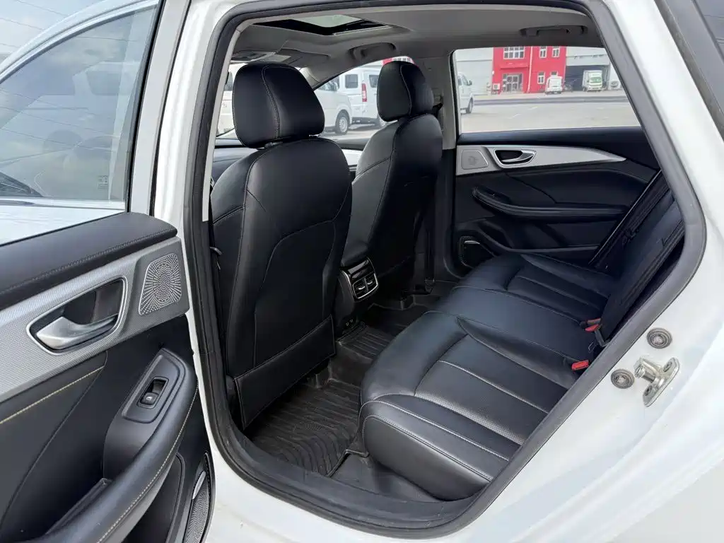 Roewe i6 MAX New Energy — миниатюра 13