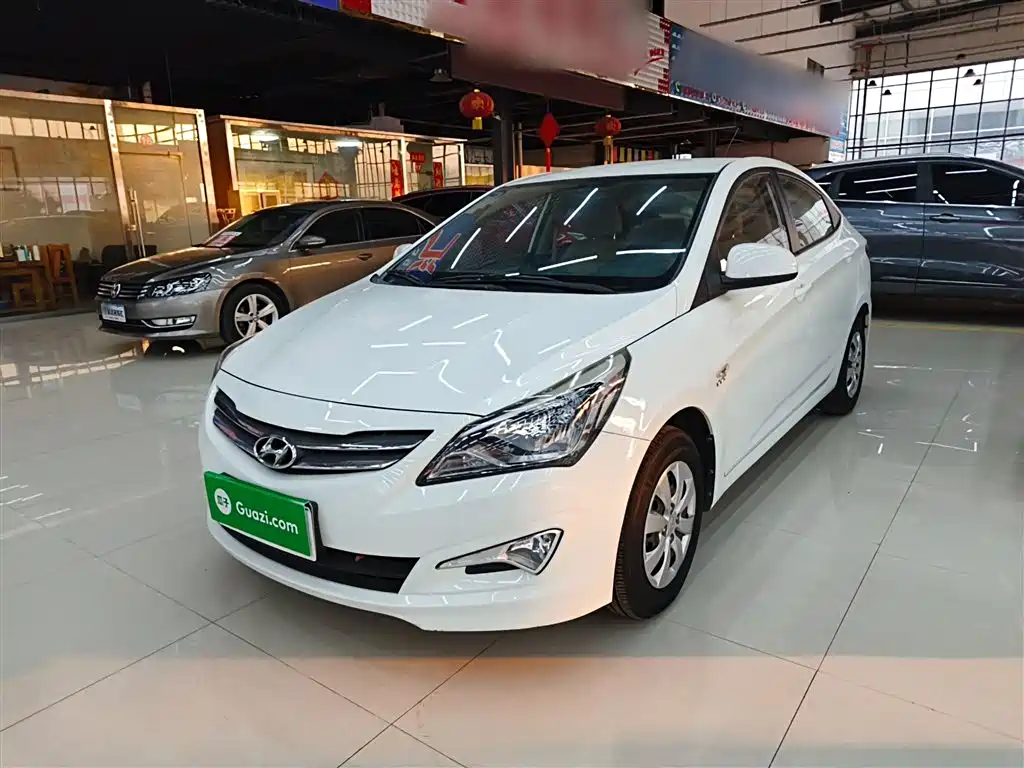 Hyundai Verna 2016
