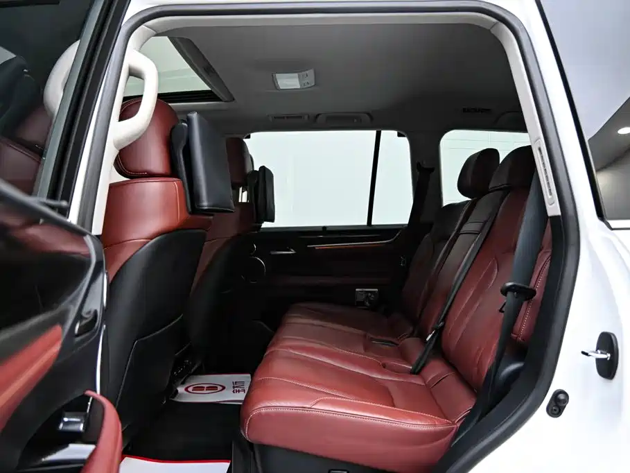 Lexus LX — миниатюра 10