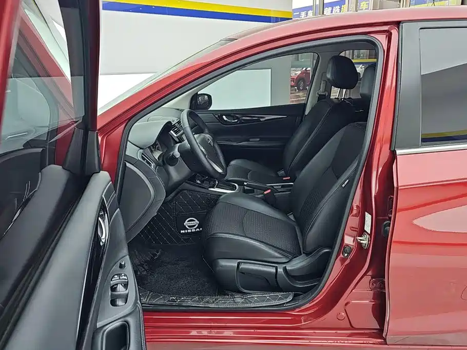 Nissan Tiida — миниатюра 9