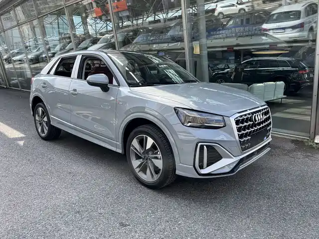 AUDI Q2L 2025