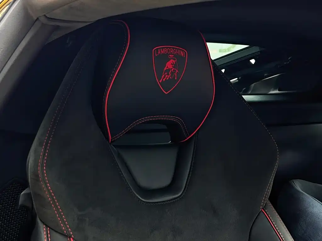 LAMBORGHINI HURACÁN