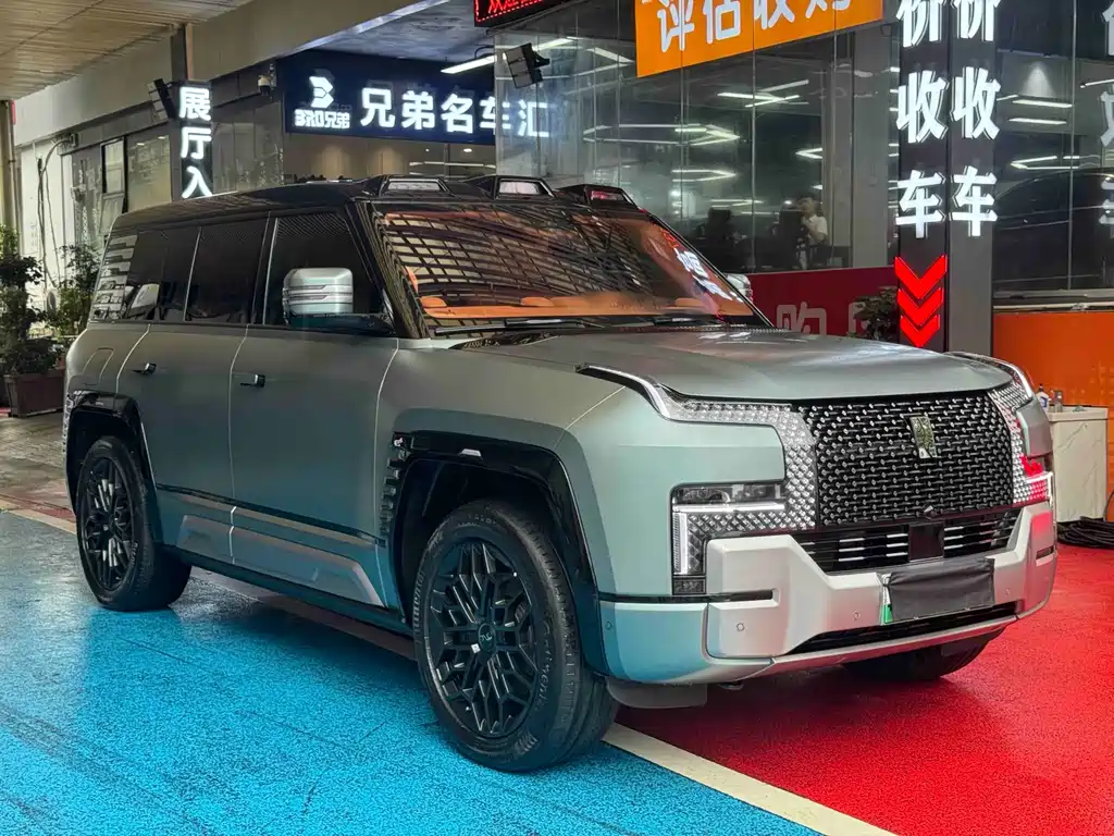 Yangwang Yangwang U8 — миниатюра 3