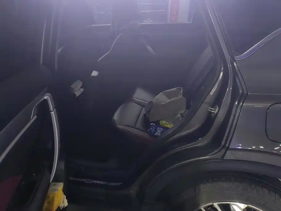Geely Binyue - фото 11