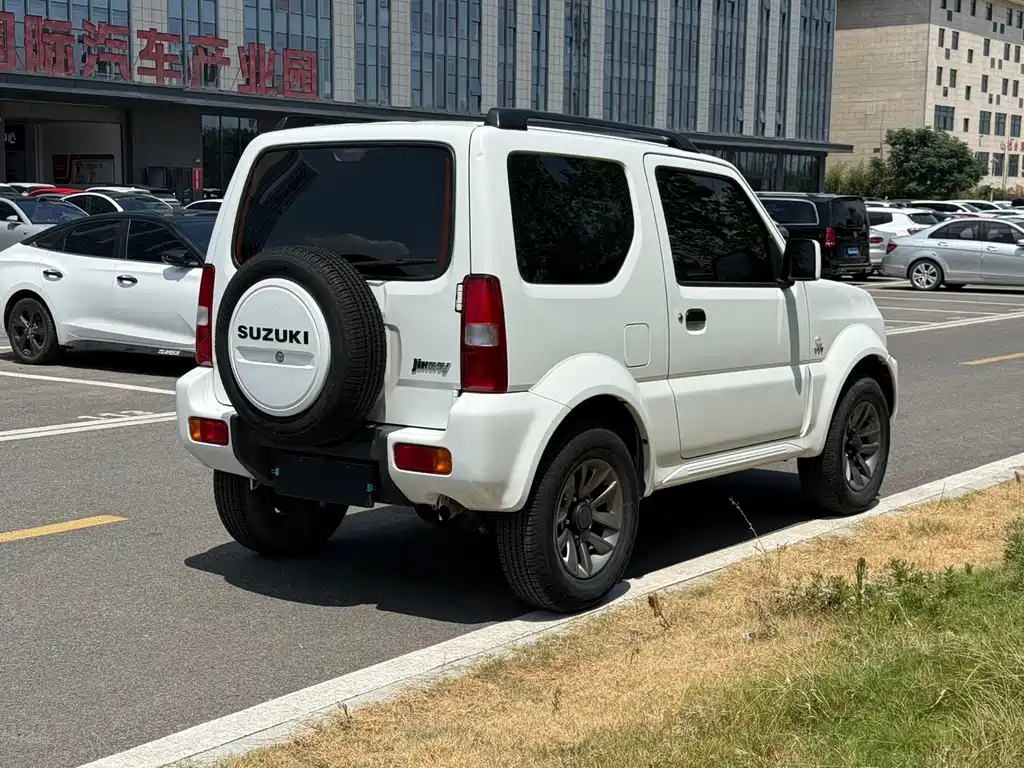 Suzuki Jimny — миниатюра 16