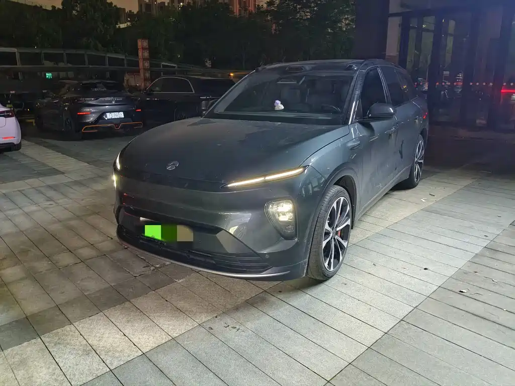 Nio ES8 2024