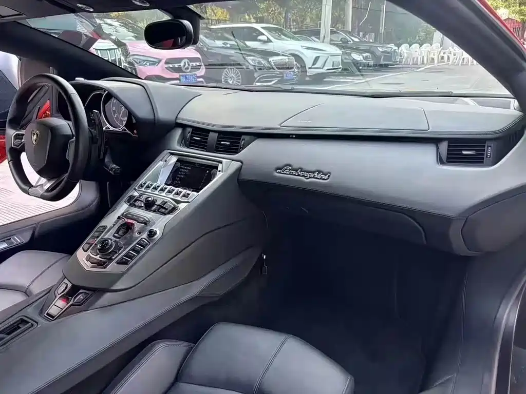 Lamborghini Aventador — миниатюра 4