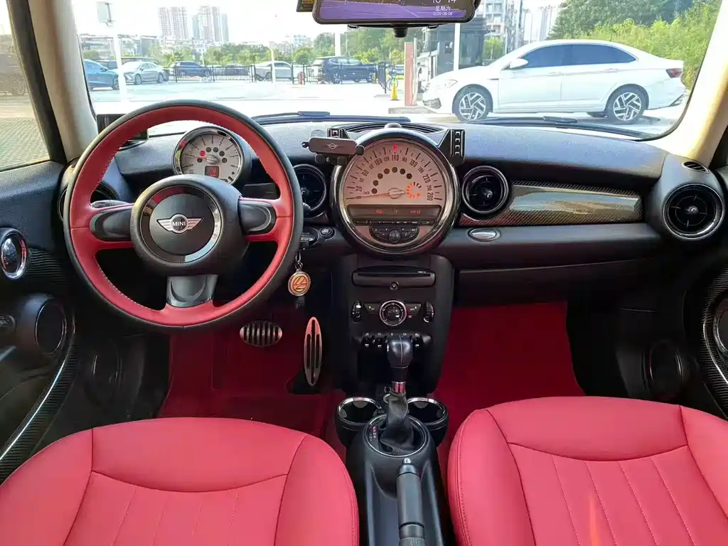 MINI Clubman 1.6L ONE, фото 7
