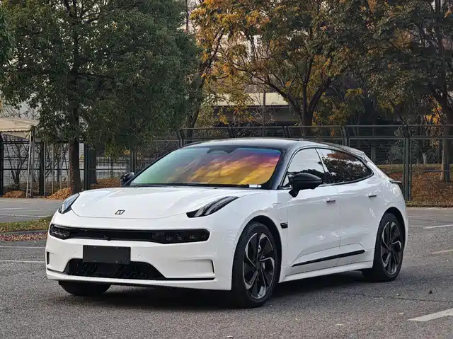 Zeekr 001
