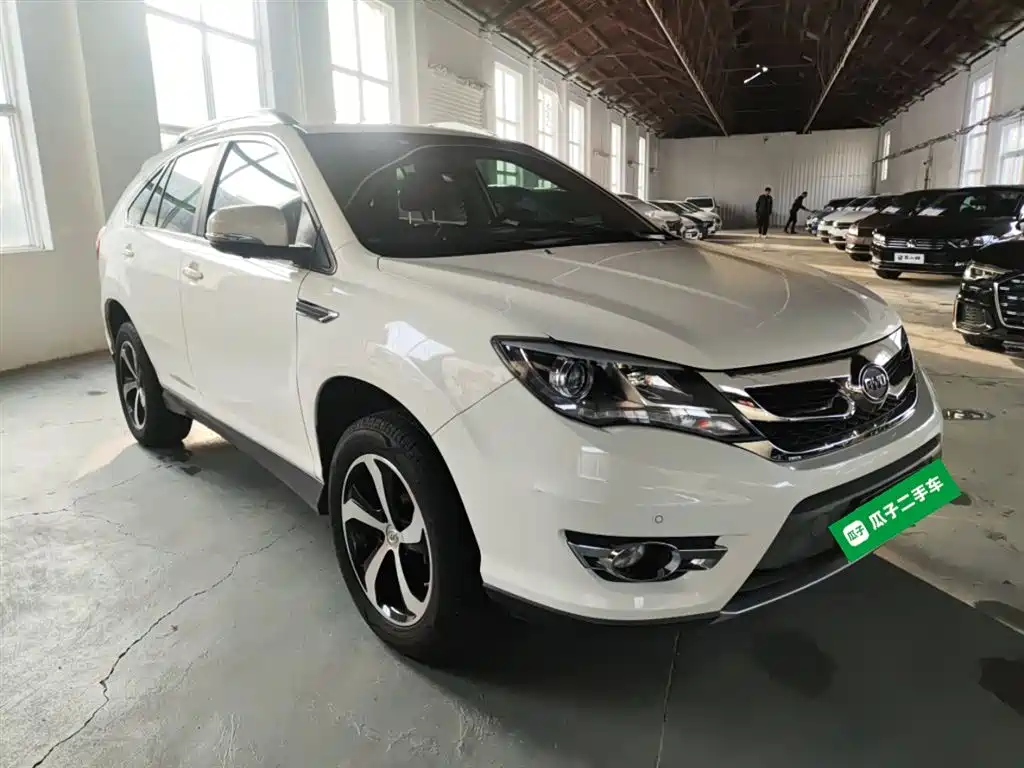 BYD S7