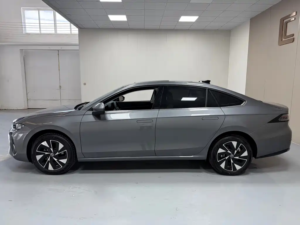 Volkswagen Sagitar 2026 L 300TSI DSG Elite