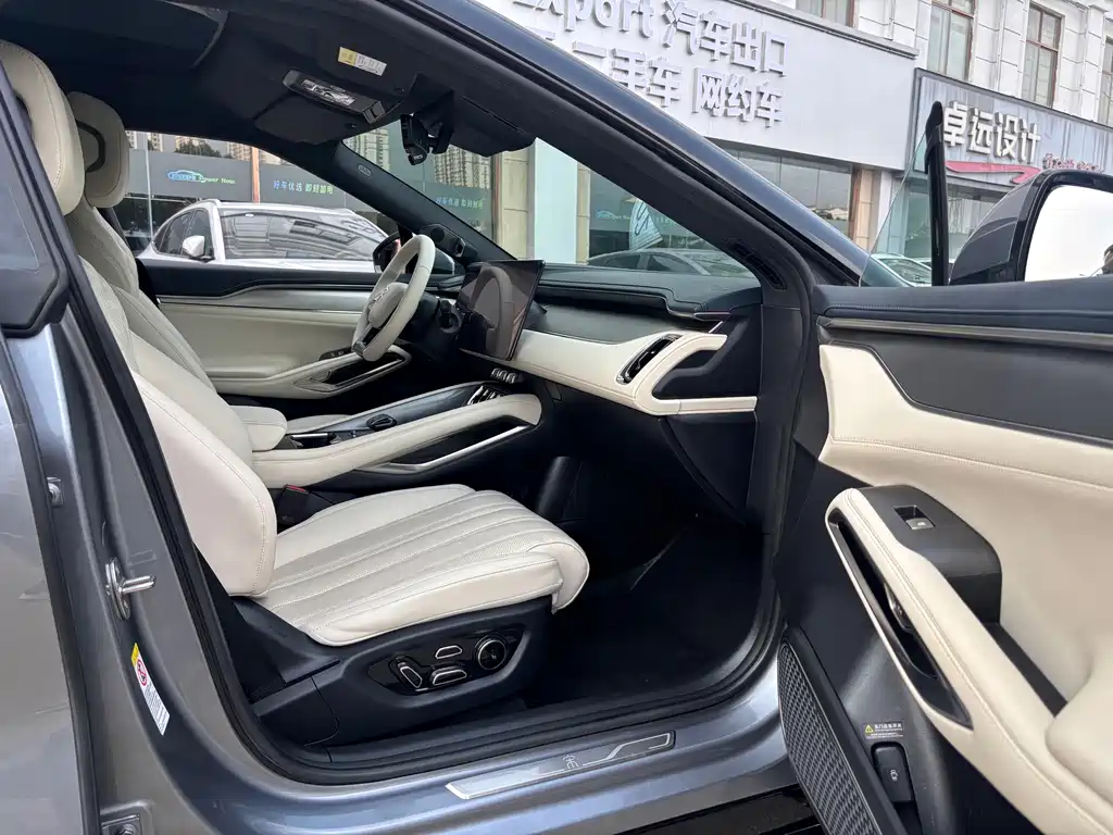 BYD L EV — миниатюра 16