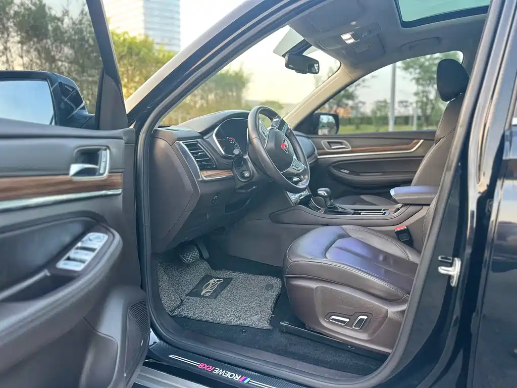 Roewe RX8 — миниатюра 5
