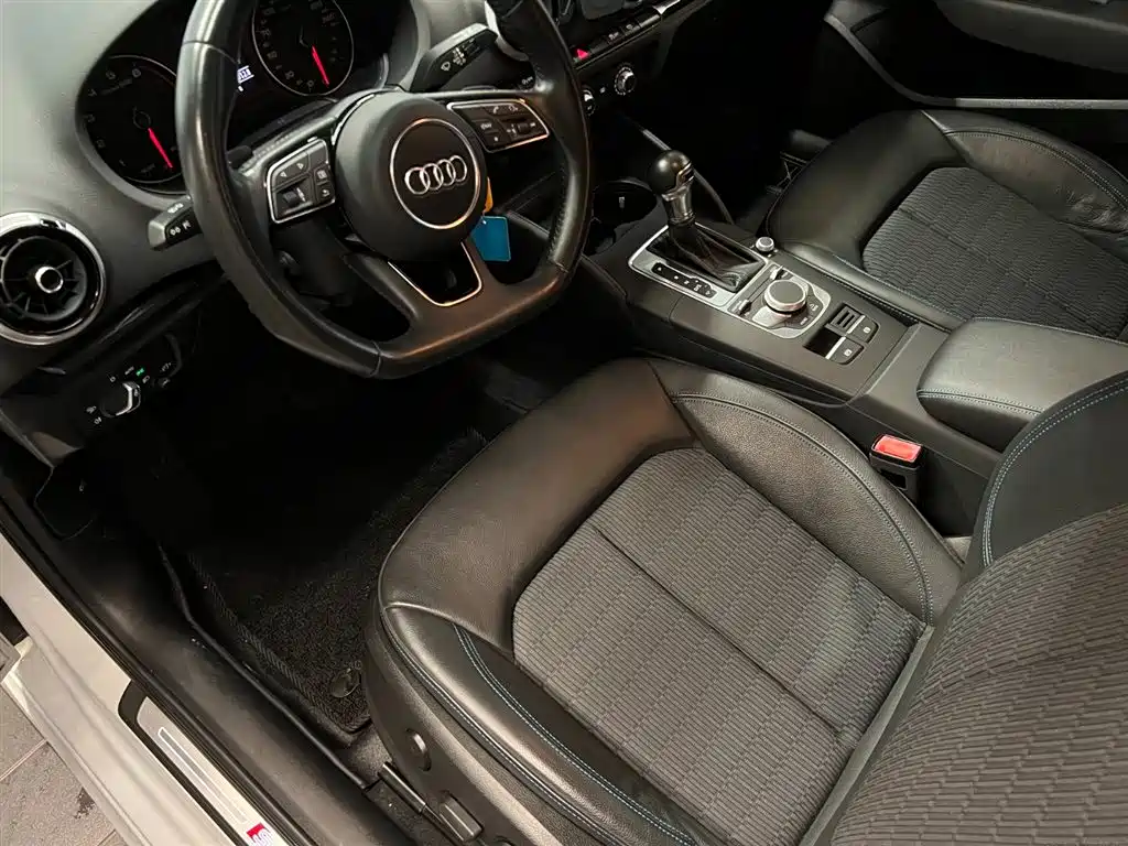 Audi A3 2020 Sportback 35 TFSI Sport VI