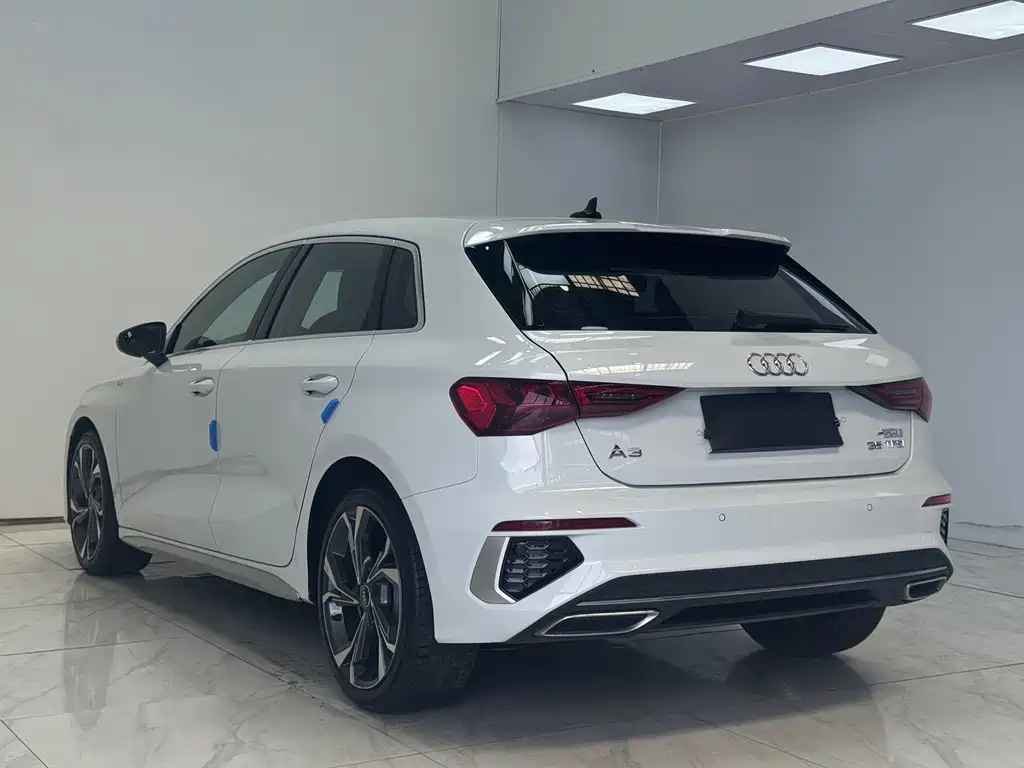 Audi A3 2021 Sportback 35 TFSI Luxury Sport