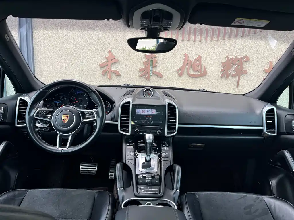 Porsche Cayenne — миниатюра 18